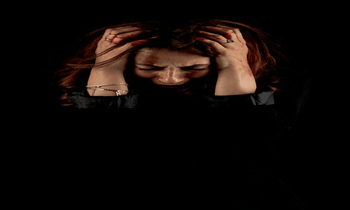 Betrayal Trauma Symptoms: 4 Signs You May Be Experiencing It
